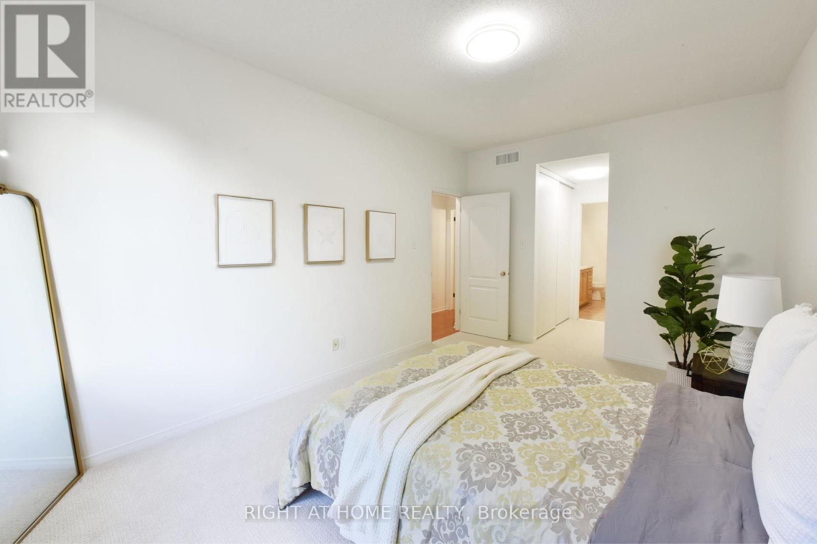 321 Breckenridge Crescent, Ottawa, Ontario  K2W 1J3 - Photo 25 - X12469286