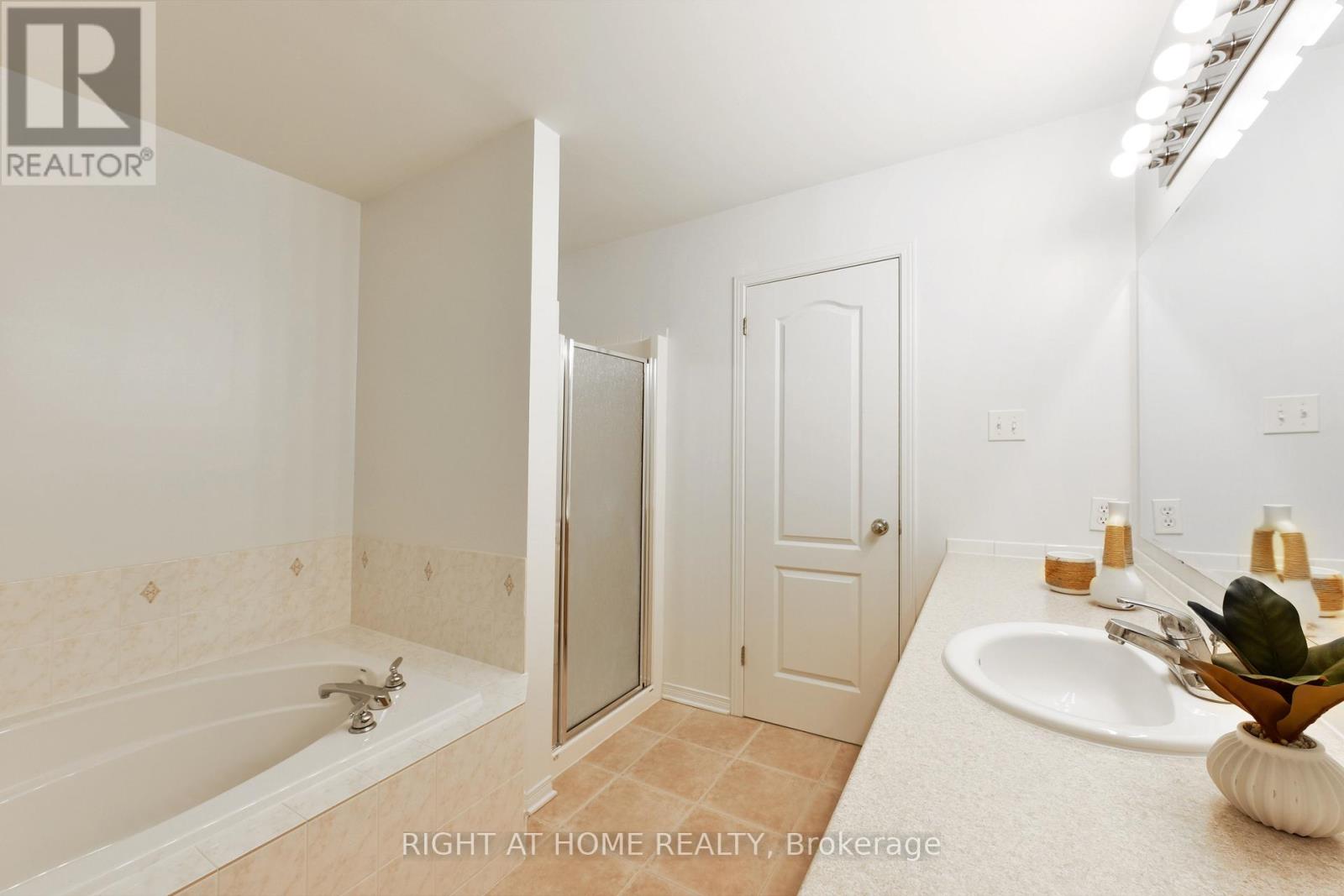 321 Breckenridge Crescent, Ottawa, Ontario  K2W 1J3 - Photo 27 - X12469286