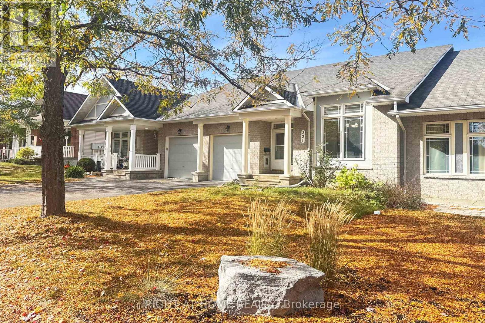 321 Breckenridge Crescent, Ottawa, Ontario  K2W 1J3 - Photo 5 - X12469286