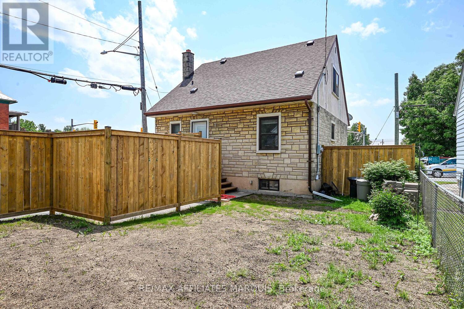 157 Elmsley Street N, Smiths Falls, Ontario  K7A 2H8 - Photo 33 - X12469338