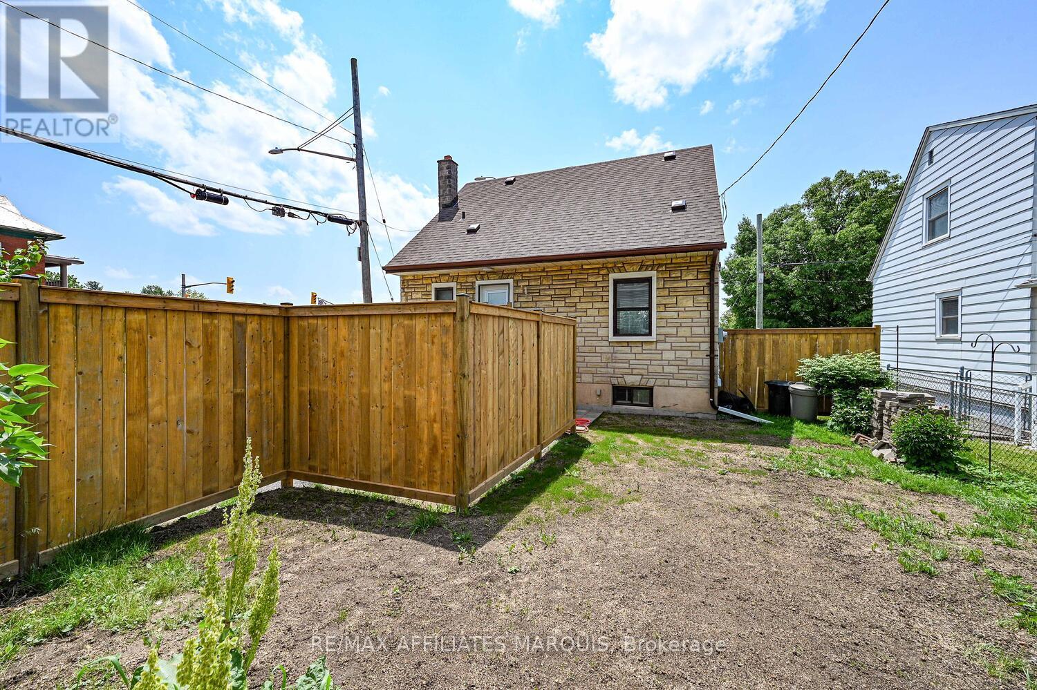 157 Elmsley Street N, Smiths Falls, Ontario  K7A 2H8 - Photo 34 - X12469338