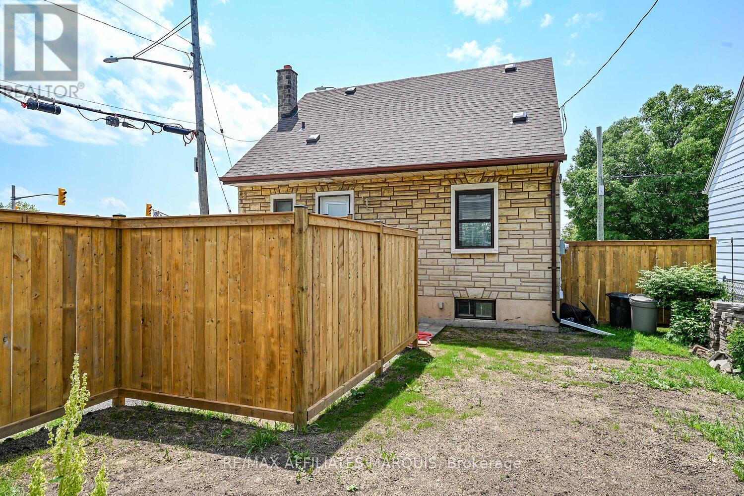 157 Elmsley Street N, Smiths Falls, Ontario  K7A 2H8 - Photo 35 - X12469338