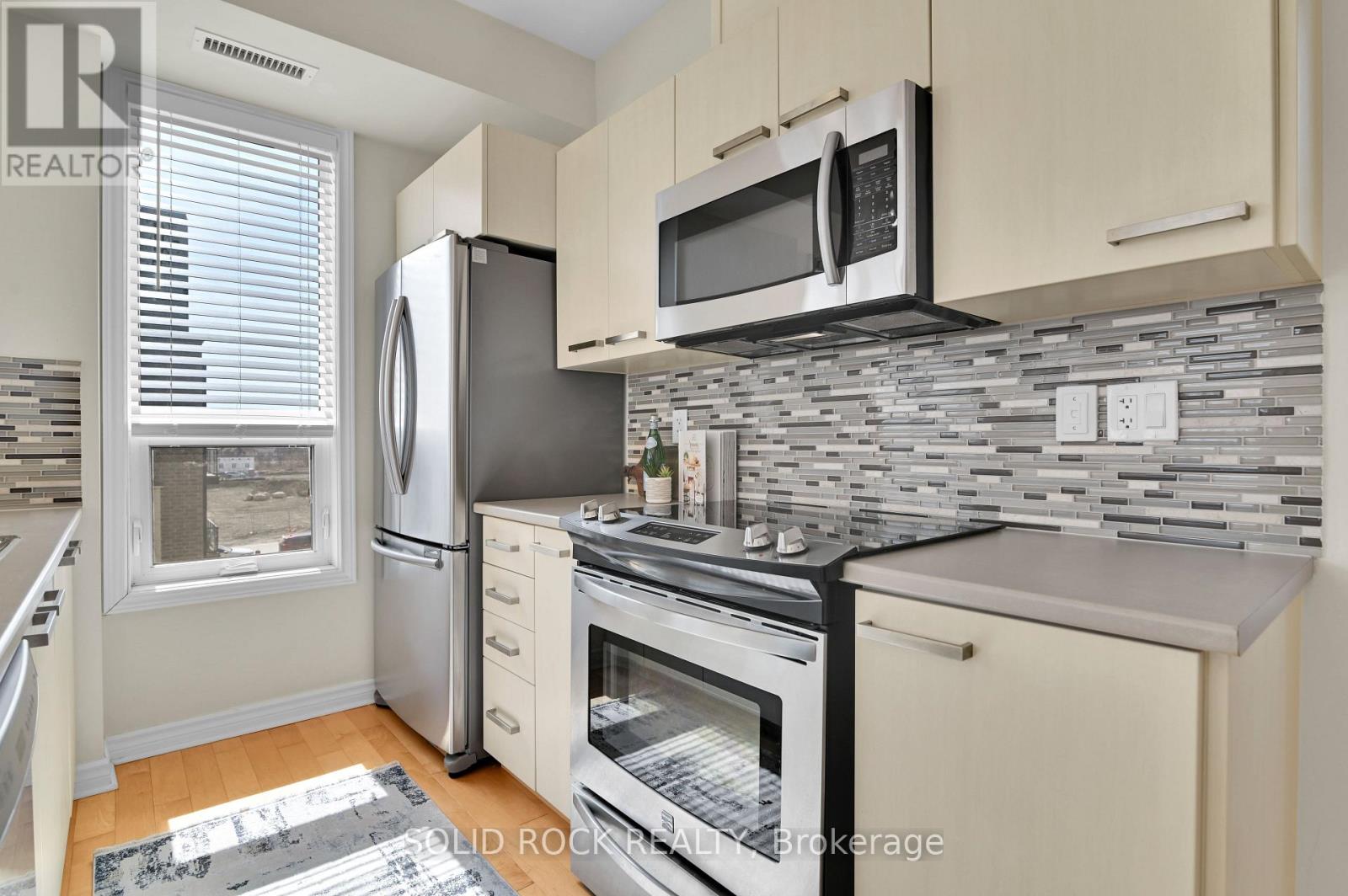 302 - 301 Bayrose Drive, Ottawa, Ontario  K2J 5W3 - Photo 10 - X12469367