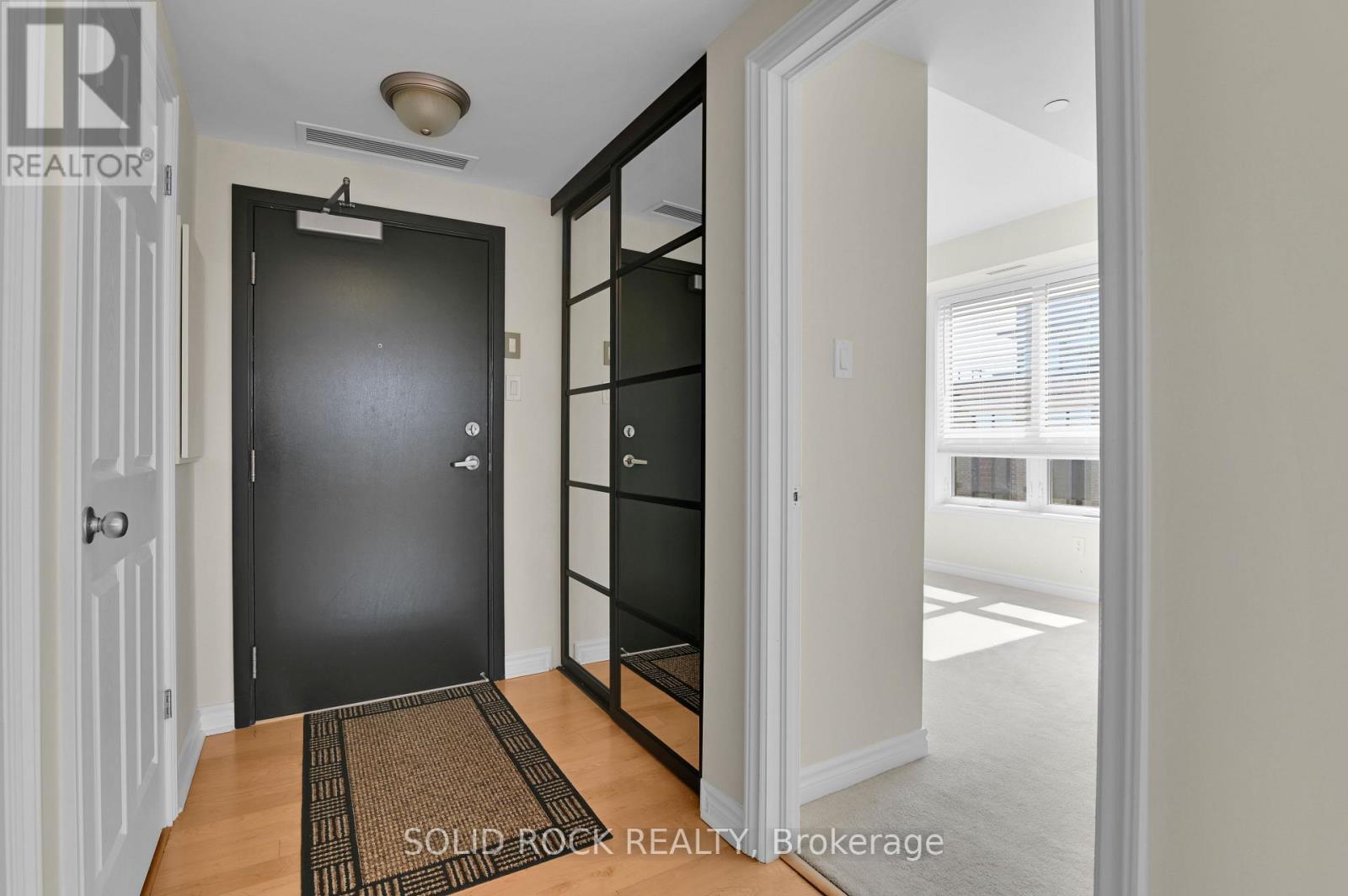 302 - 301 Bayrose Drive, Ottawa, Ontario  K2J 5W3 - Photo 4 - X12469367
