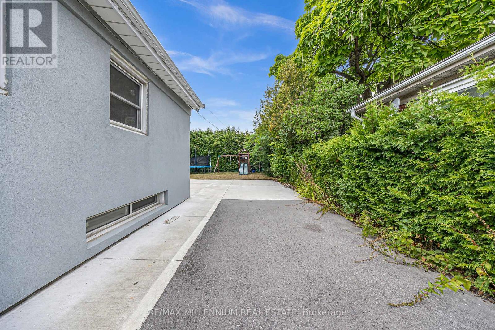 962 Midland Avenue, Toronto, Ontario  M1K 4G3 - Photo 29 - E12355154