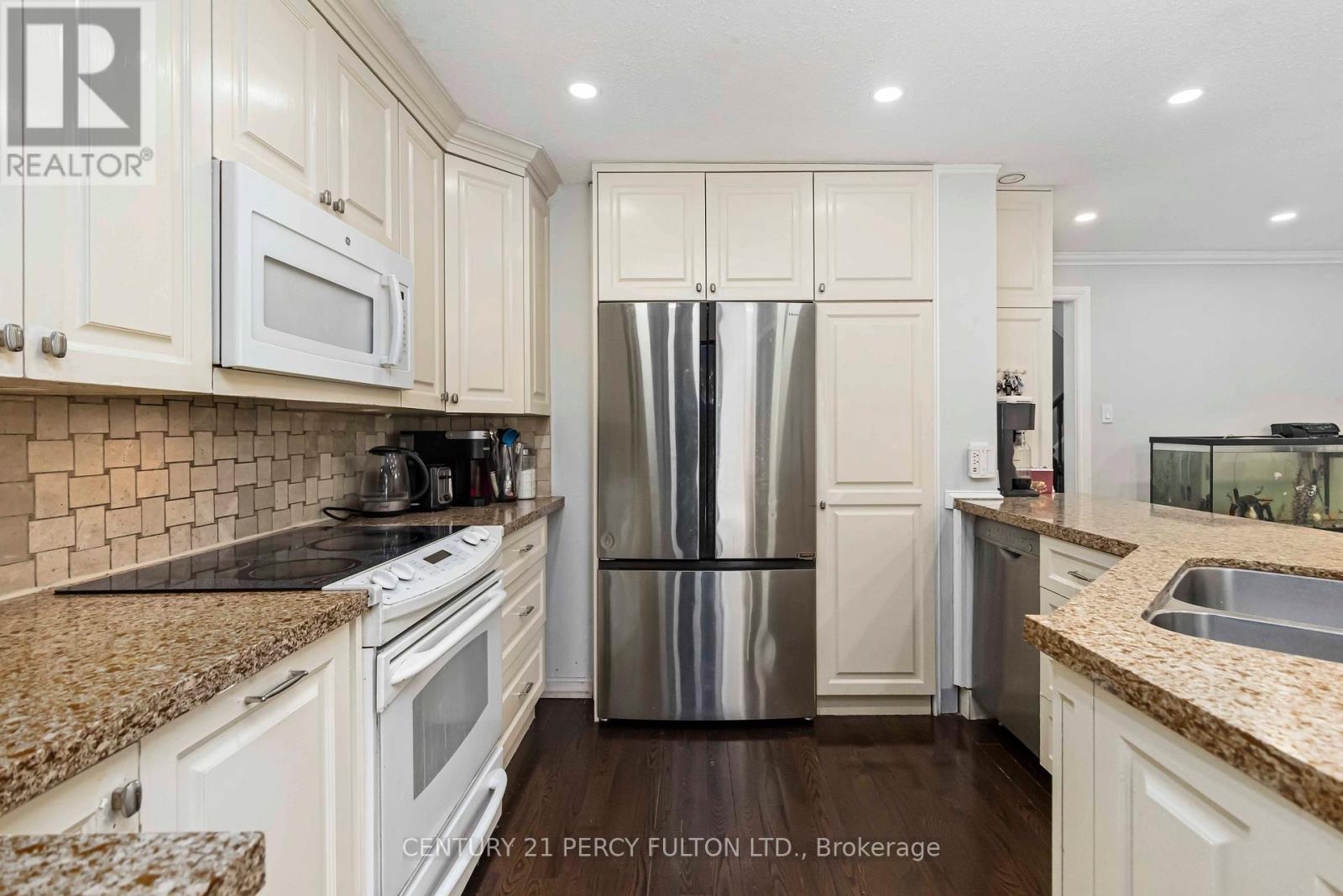 32 Barrington Crescent, Brampton, Ontario  L6Z 1N3 - Photo 15 - W12248955