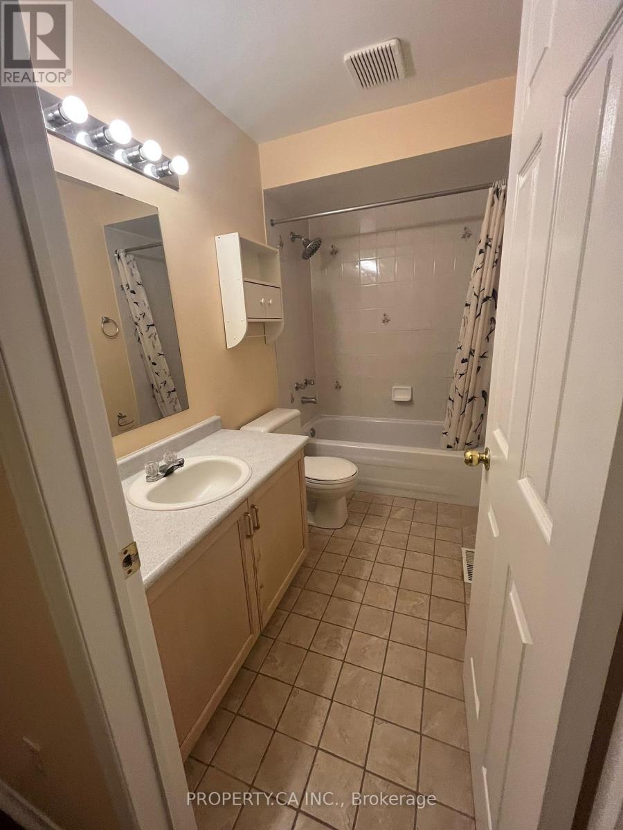 5107 Lampman Avenue, Burlington, Ontario  L7L 6L1 - Photo 15 - W12469248