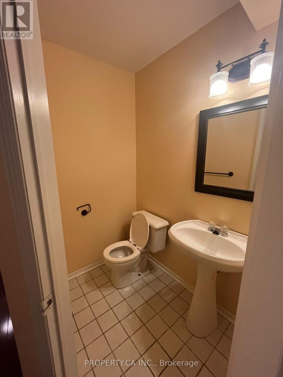 5107 Lampman Avenue, Burlington, Ontario  L7L 6L1 - Photo 6 - W12469248