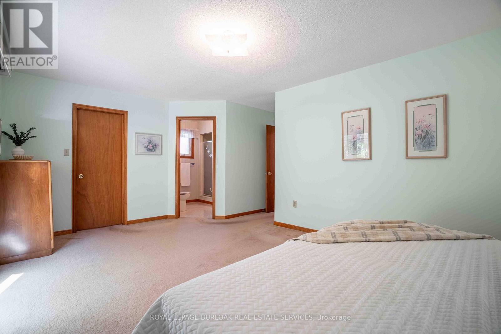 1447 Reynolds Avenue, Burlington, Ontario  L7M 3B6 - Photo 15 - W12469269