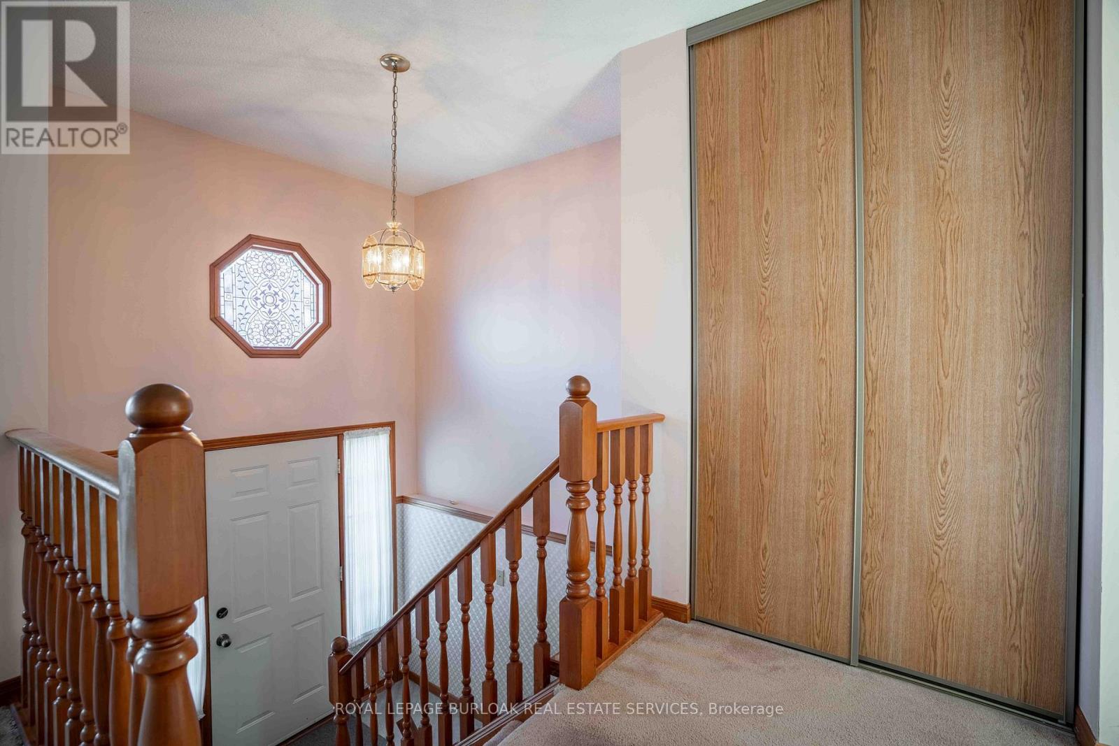 1447 Reynolds Avenue, Burlington, Ontario  L7M 3B6 - Photo 3 - W12469269