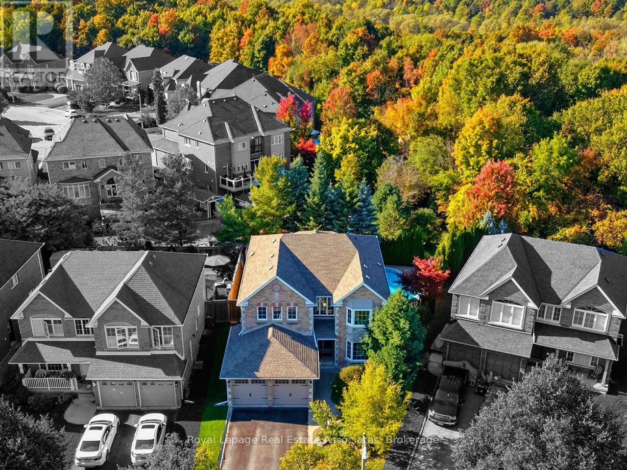 34 CURRY CRESCENT, Halton Hills, Ontario