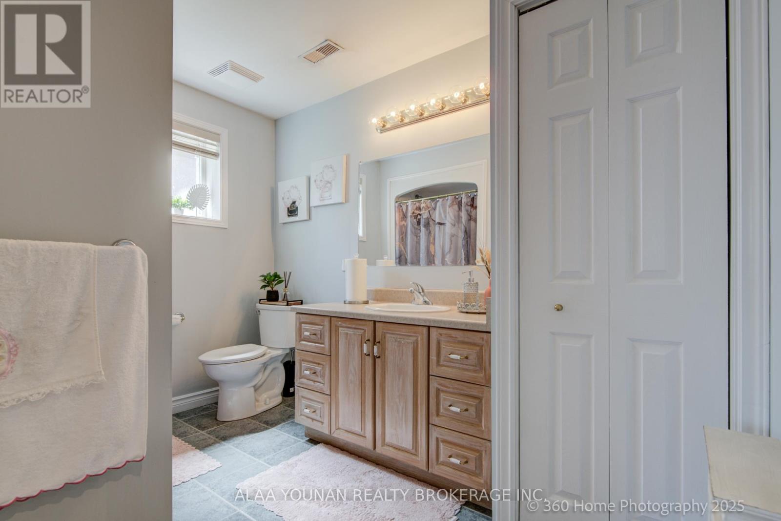 84 Hillgarden Drive, Hamilton, Ontario  L8J 3S7 - Photo 21 - X12156003