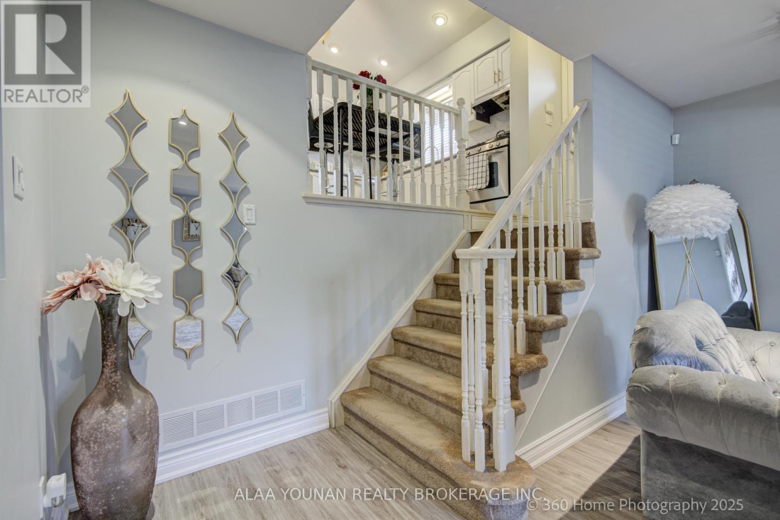 84 Hillgarden Drive, Hamilton, Ontario  L8J 3S7 - Photo 32 - X12156003