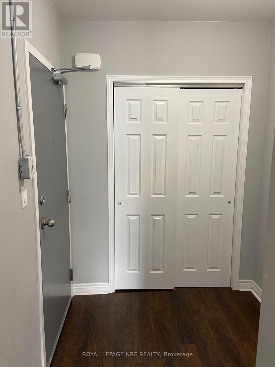 3 - 244 Ontario Street, St. Catharines, Ontario  L2R 5L5 - Photo 6 - X12469312