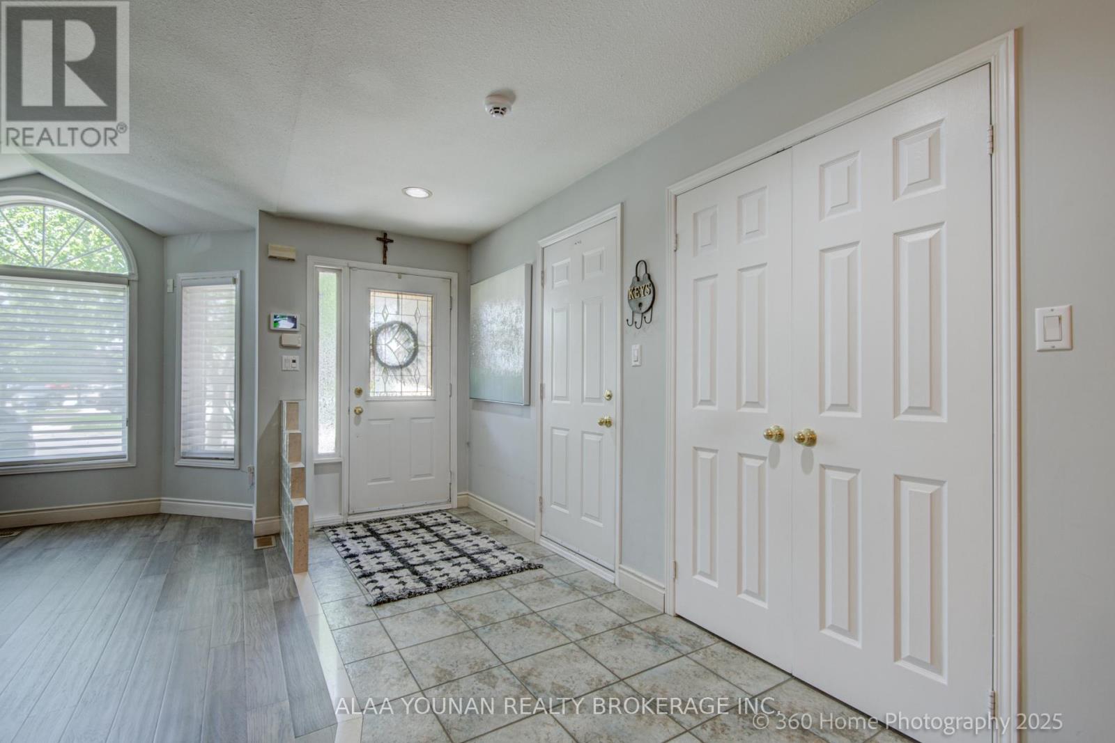 84 Hillgarden Drive, Hamilton, Ontario  L8J 3S7 - Photo 34 - X12156003