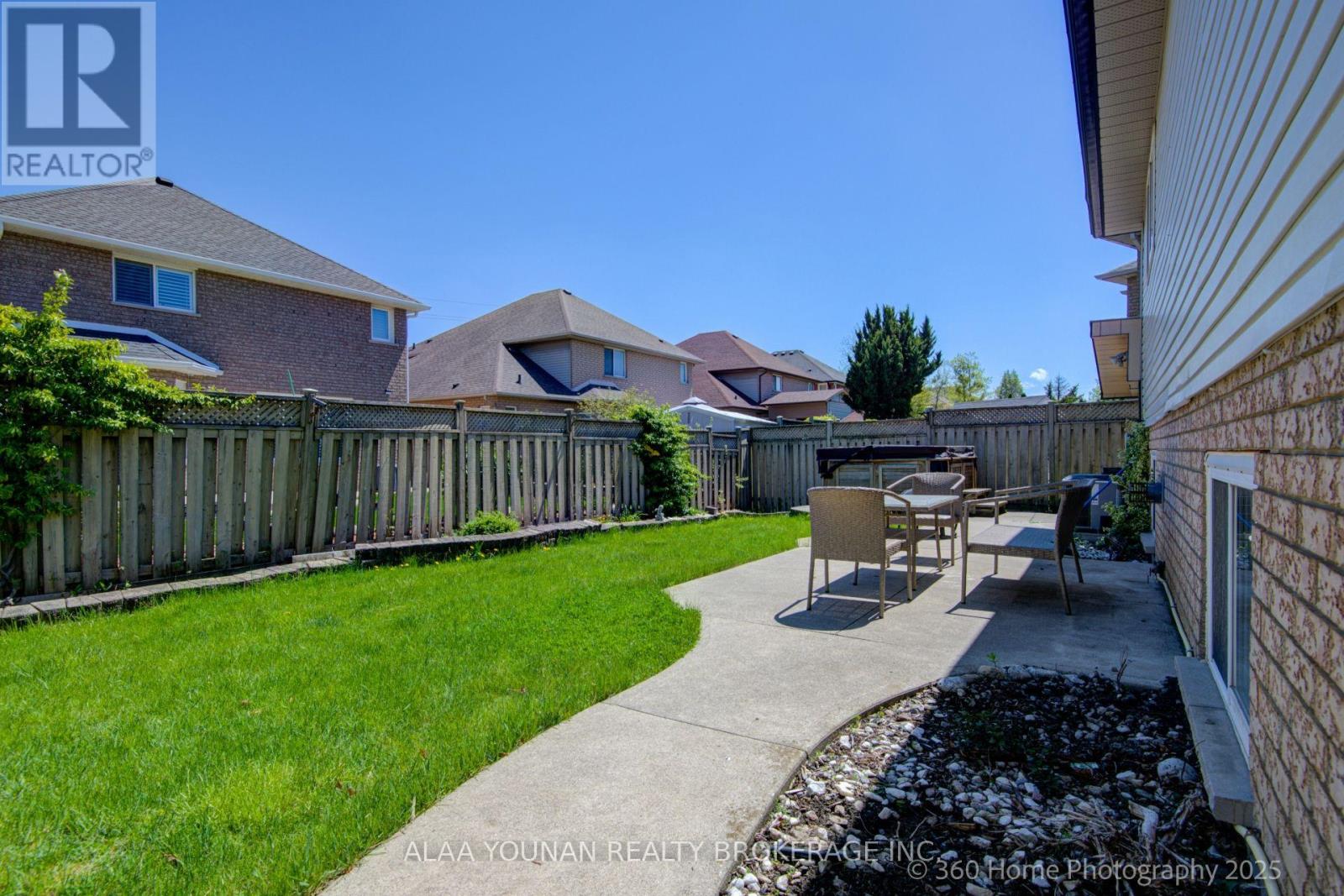 84 Hillgarden Drive, Hamilton, Ontario  L8J 3S7 - Photo 40 - X12156003