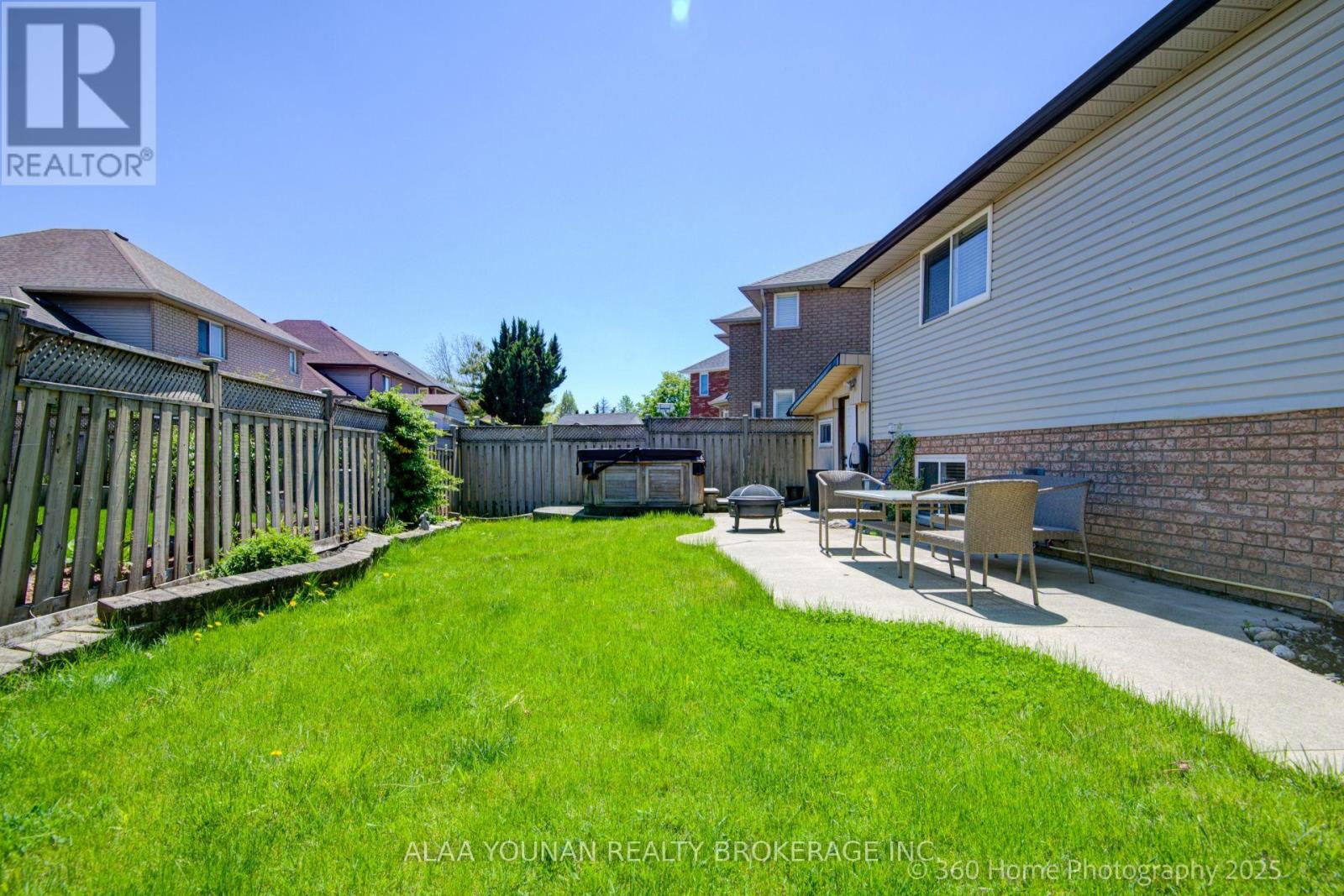 84 Hillgarden Drive, Hamilton, Ontario  L8J 3S7 - Photo 42 - X12156003