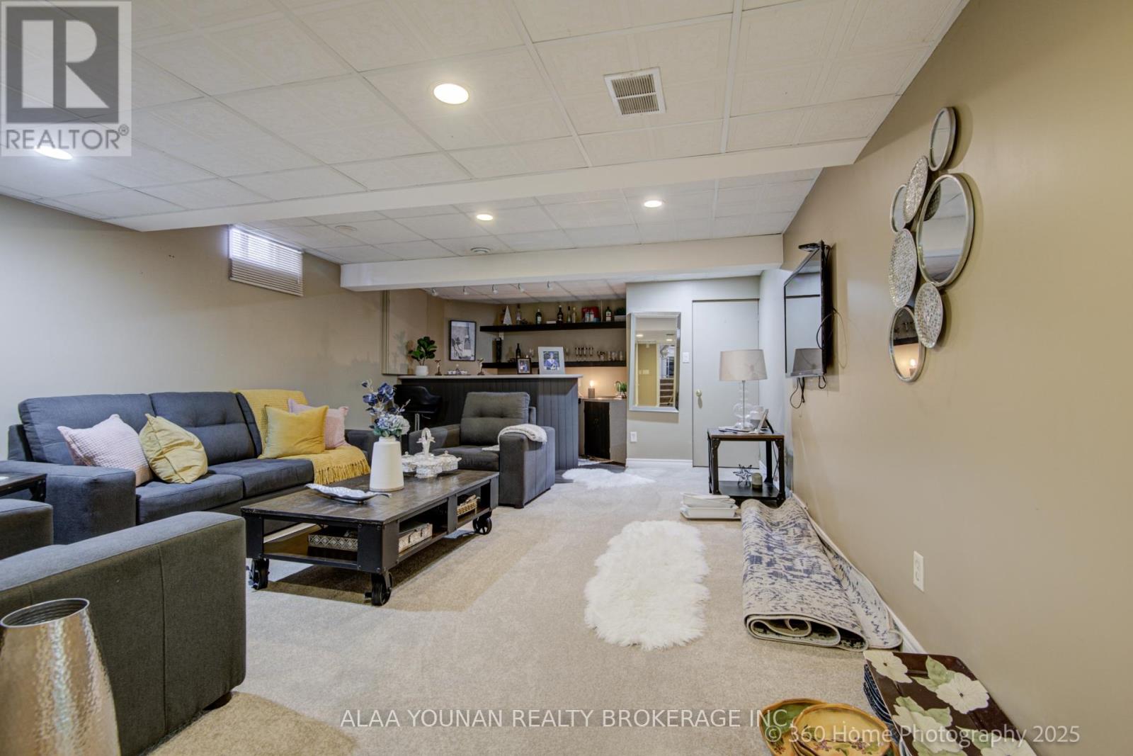 84 Hillgarden Drive, Hamilton, Ontario  L8J 3S7 - Photo 24 - X12156003