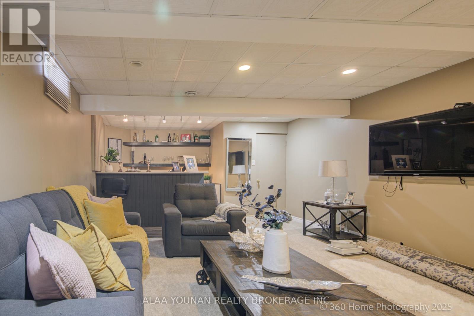 84 Hillgarden Drive, Hamilton, Ontario  L8J 3S7 - Photo 29 - X12156003