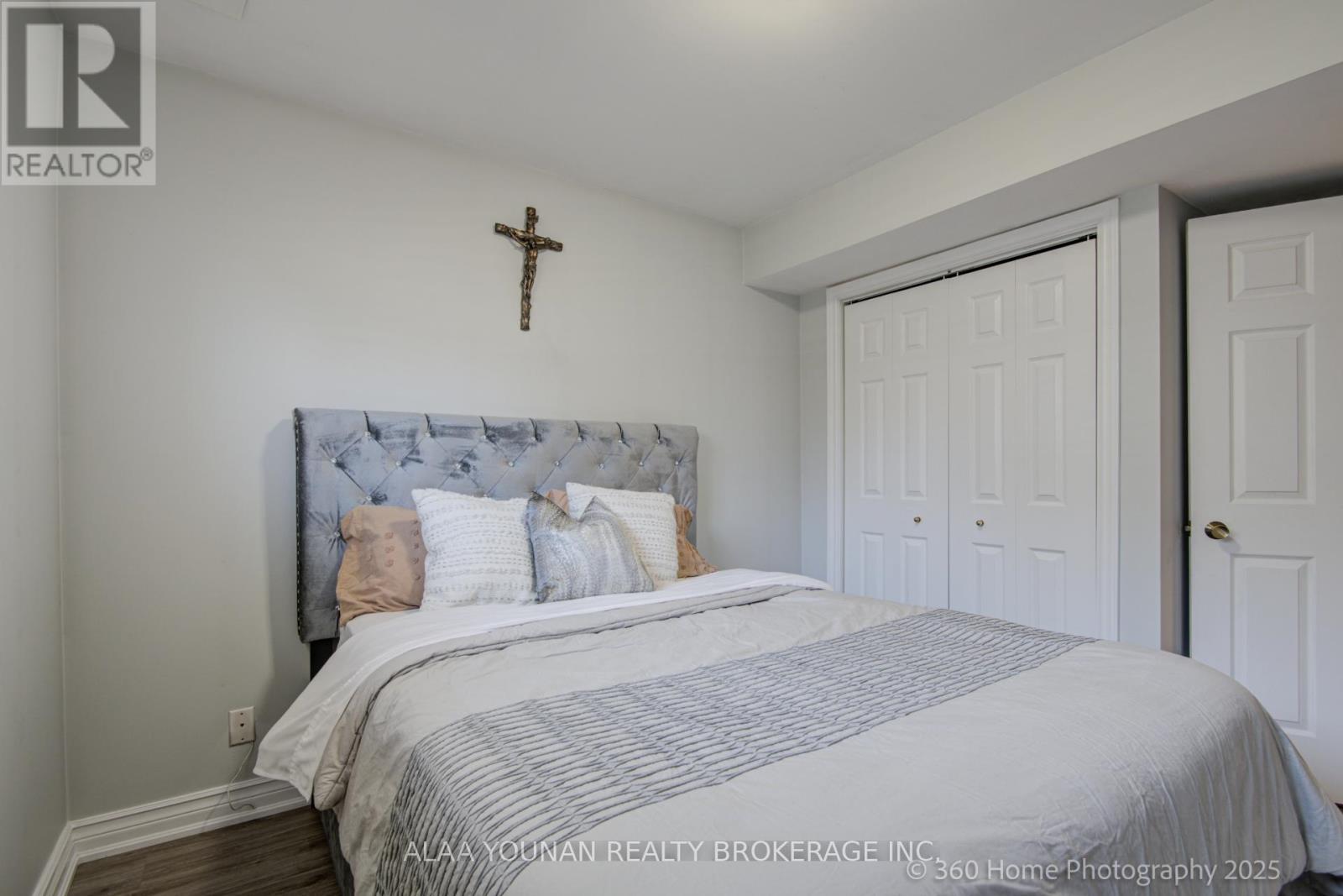 84 Hillgarden Drive, Hamilton, Ontario  L8J 3S7 - Photo 20 - X12156003