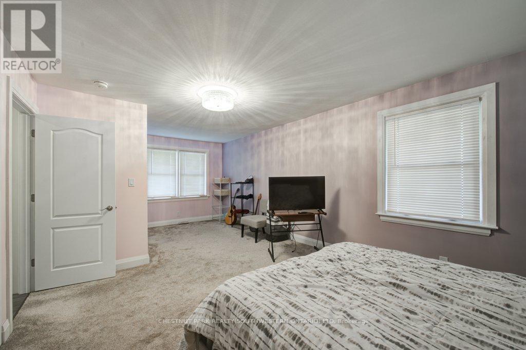 243 King Street E, Ingersoll, Ontario  N5C 1H4 - Photo 19 - X12469247