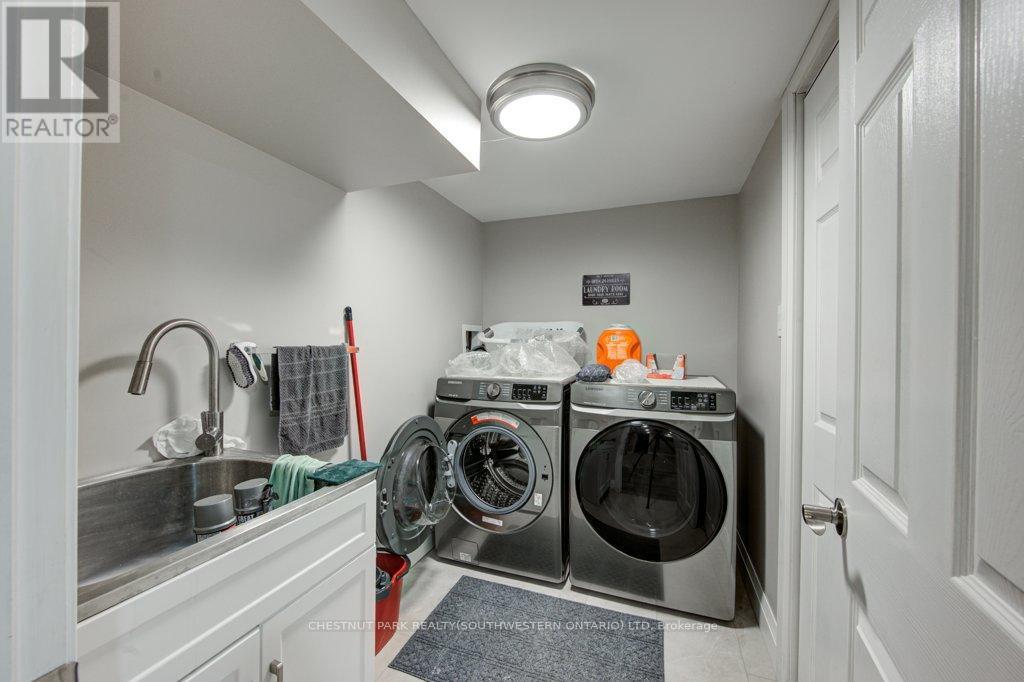 243 King Street E, Ingersoll, Ontario  N5C 1H4 - Photo 33 - X12469247