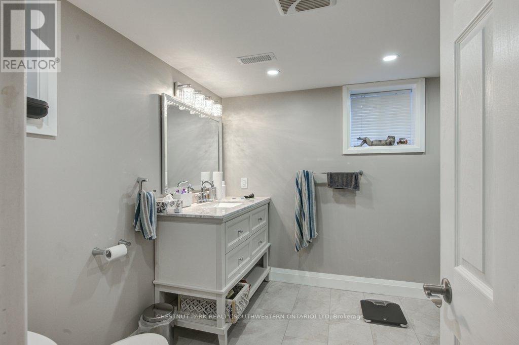 243 King Street E, Ingersoll, Ontario  N5C 1H4 - Photo 34 - X12469247