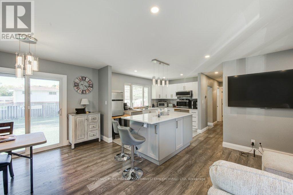 243 King Street E, Ingersoll, Ontario  N5C 1H4 - Photo 8 - X12469247