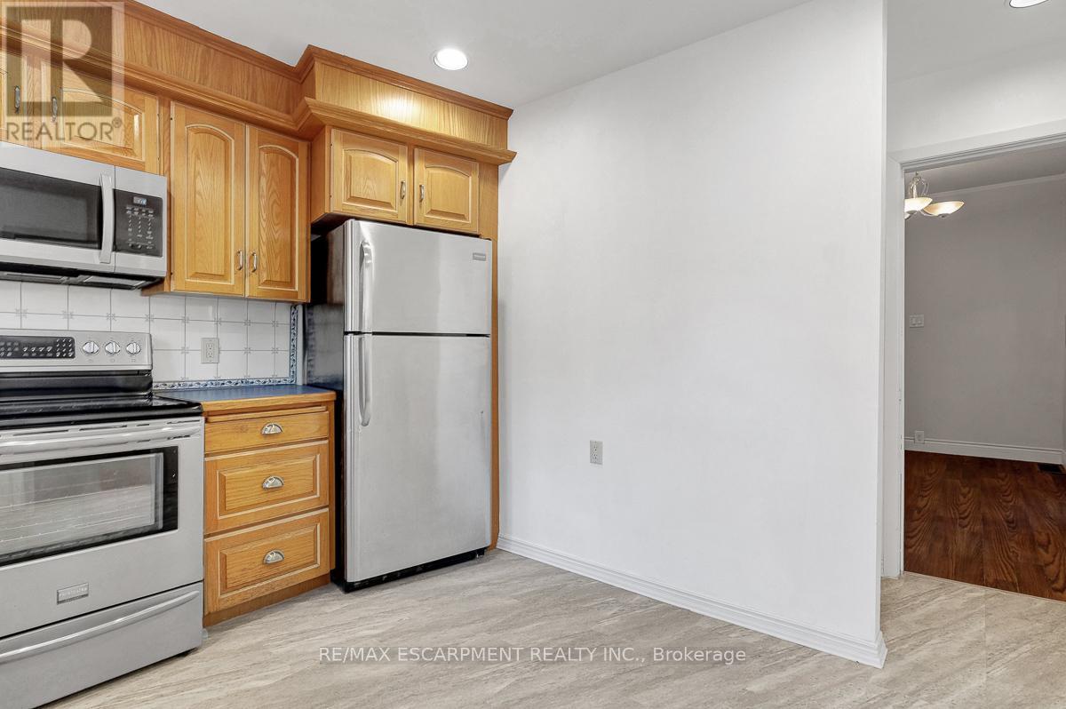 14 Niagara Street, Hamilton, Ontario  L8L 6A2 - Photo 15 - X12469256
