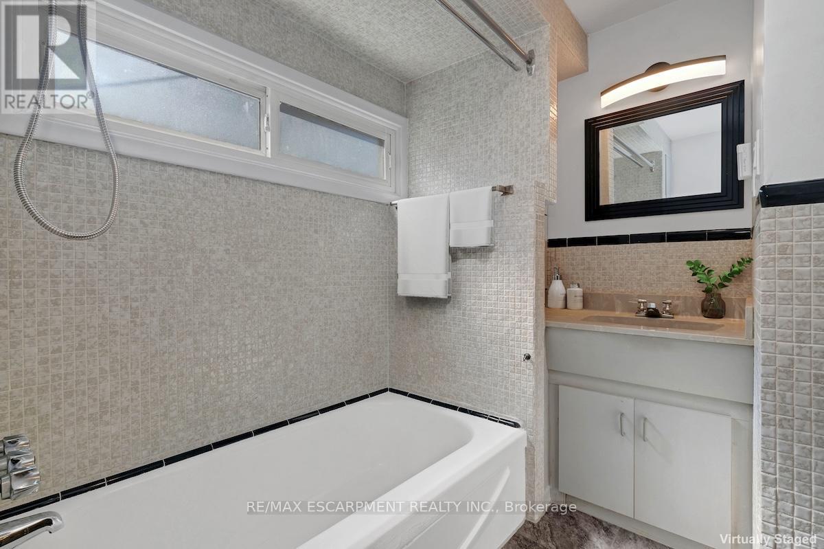 14 Niagara Street, Hamilton, Ontario  L8L 6A2 - Photo 16 - X12469256