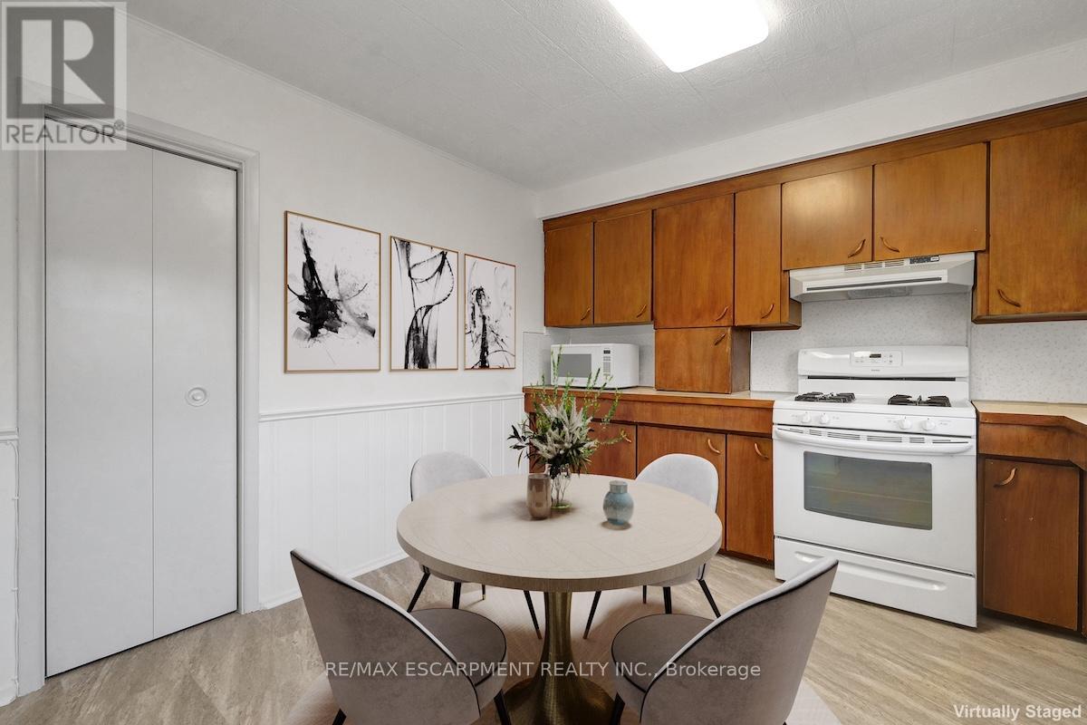 14 Niagara Street, Hamilton, Ontario  L8L 6A2 - Photo 17 - X12469256
