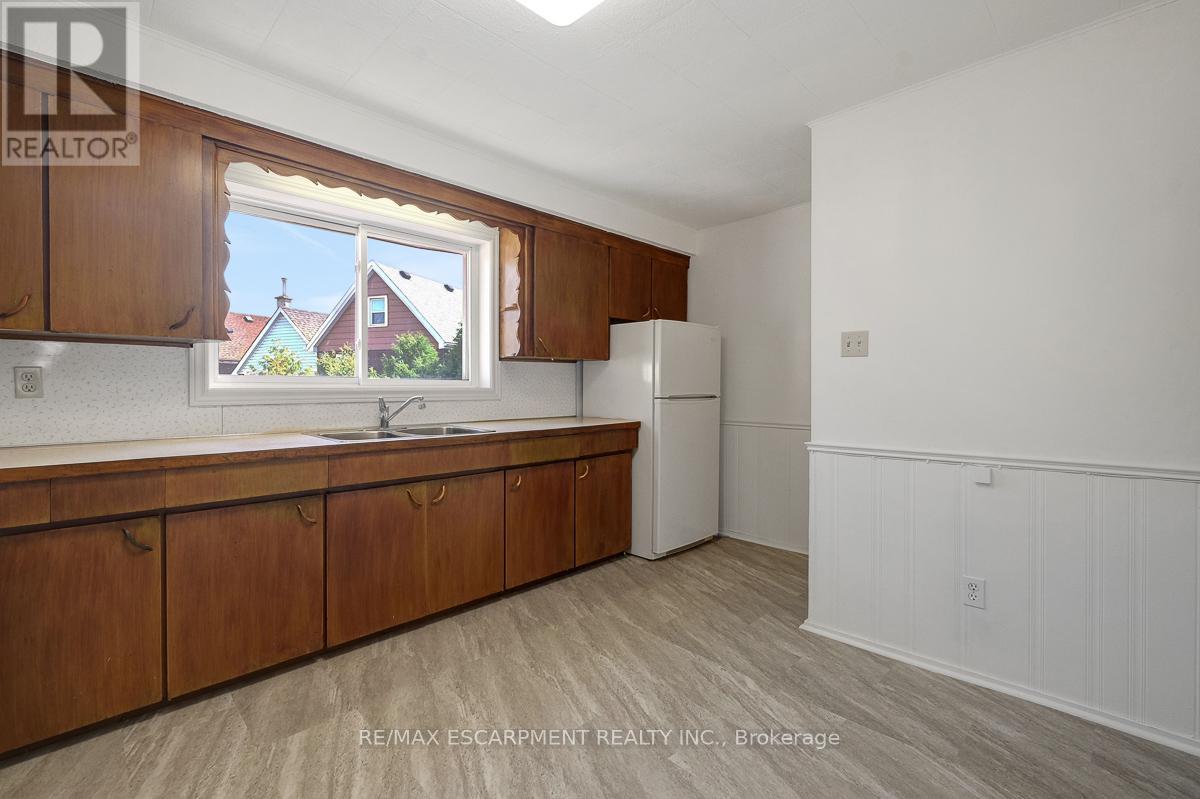 14 Niagara Street, Hamilton, Ontario  L8L 6A2 - Photo 19 - X12469256