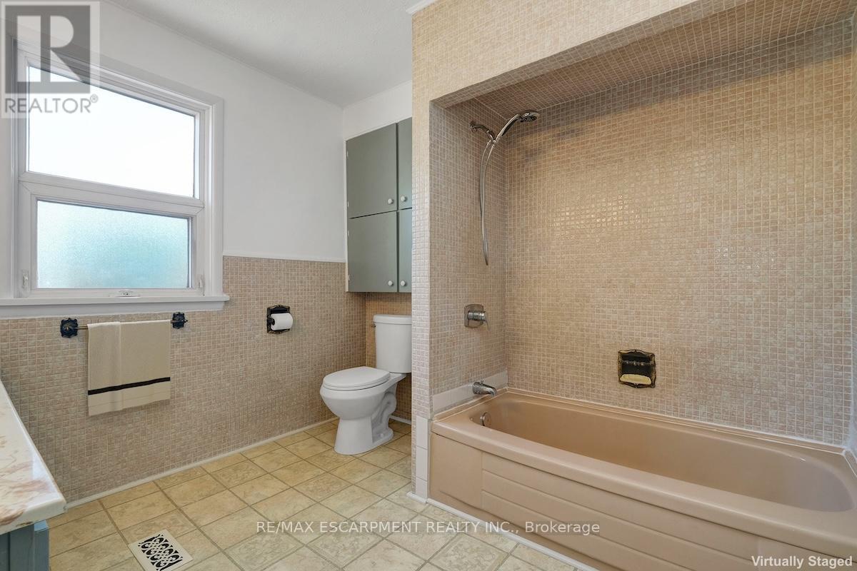 14 Niagara Street, Hamilton, Ontario  L8L 6A2 - Photo 26 - X12469256