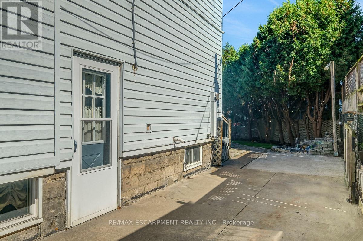 14 Niagara Street, Hamilton, Ontario  L8L 6A2 - Photo 39 - X12469256
