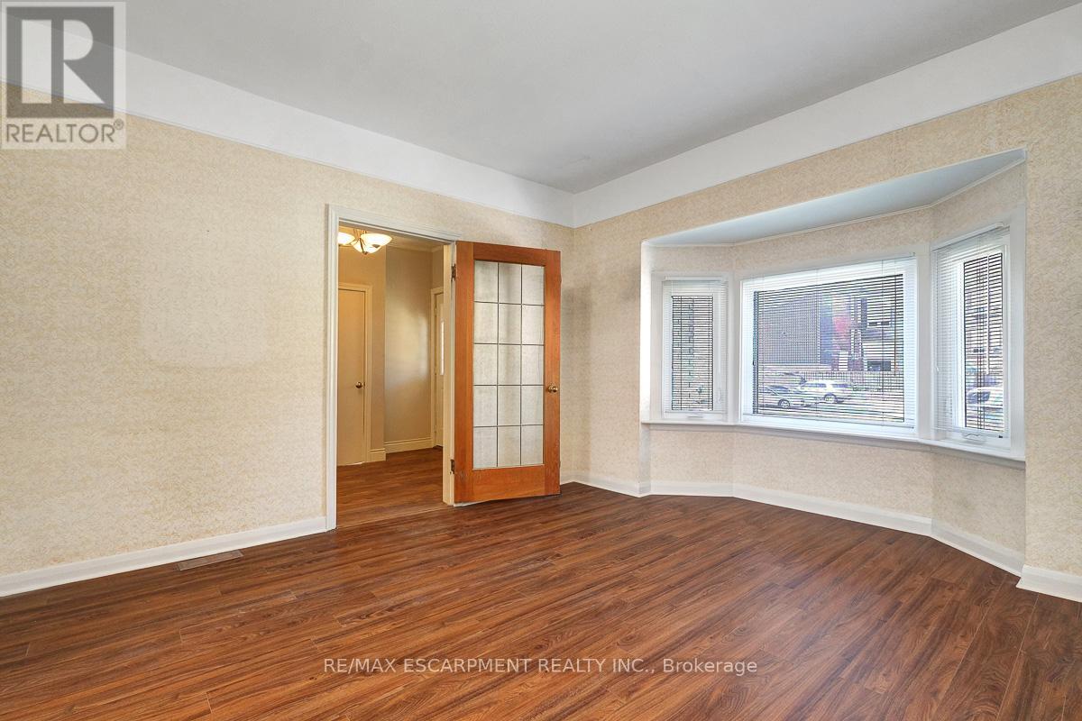 14 Niagara Street, Hamilton, Ontario  L8L 6A2 - Photo 7 - X12469256