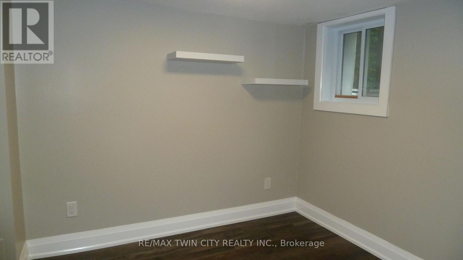 Lower - 6 Grenville Avenue, Kitchener, Ontario  N2G 3S4 - Photo 16 - X12469259