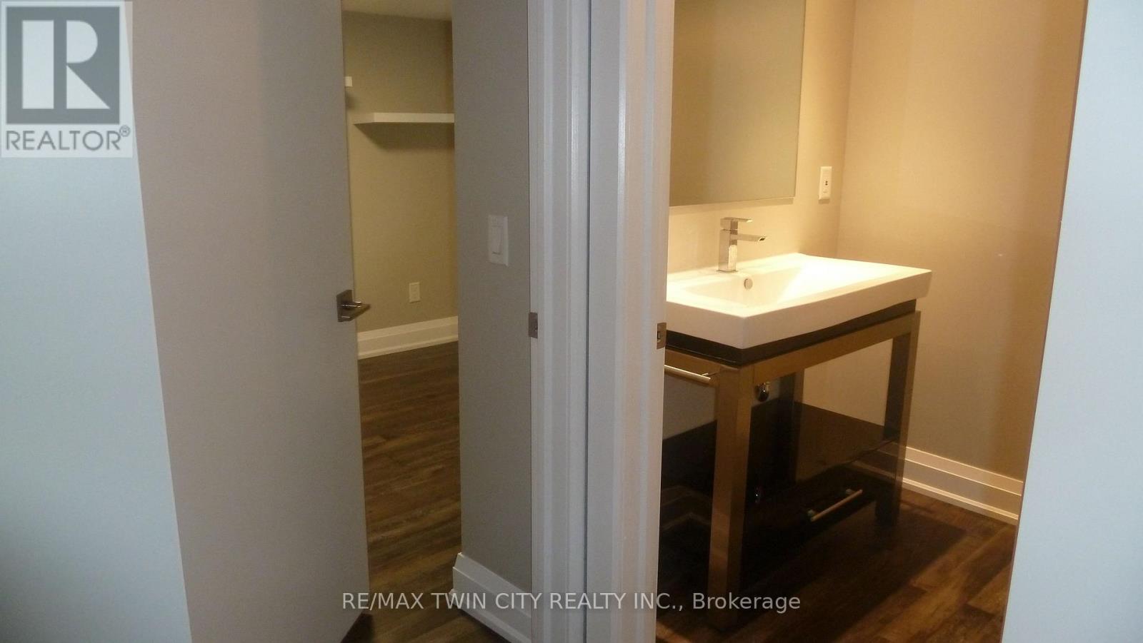Lower - 6 Grenville Avenue, Kitchener, Ontario  N2G 3S4 - Photo 23 - X12469259
