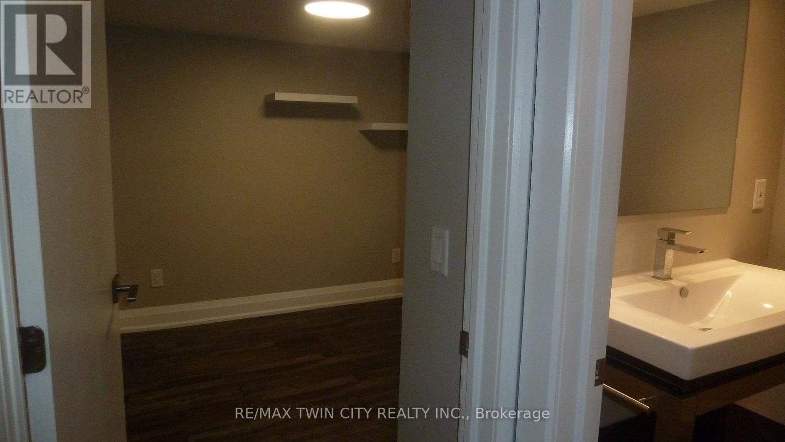 Lower - 6 Grenville Avenue, Kitchener, Ontario  N2G 3S4 - Photo 24 - X12469259