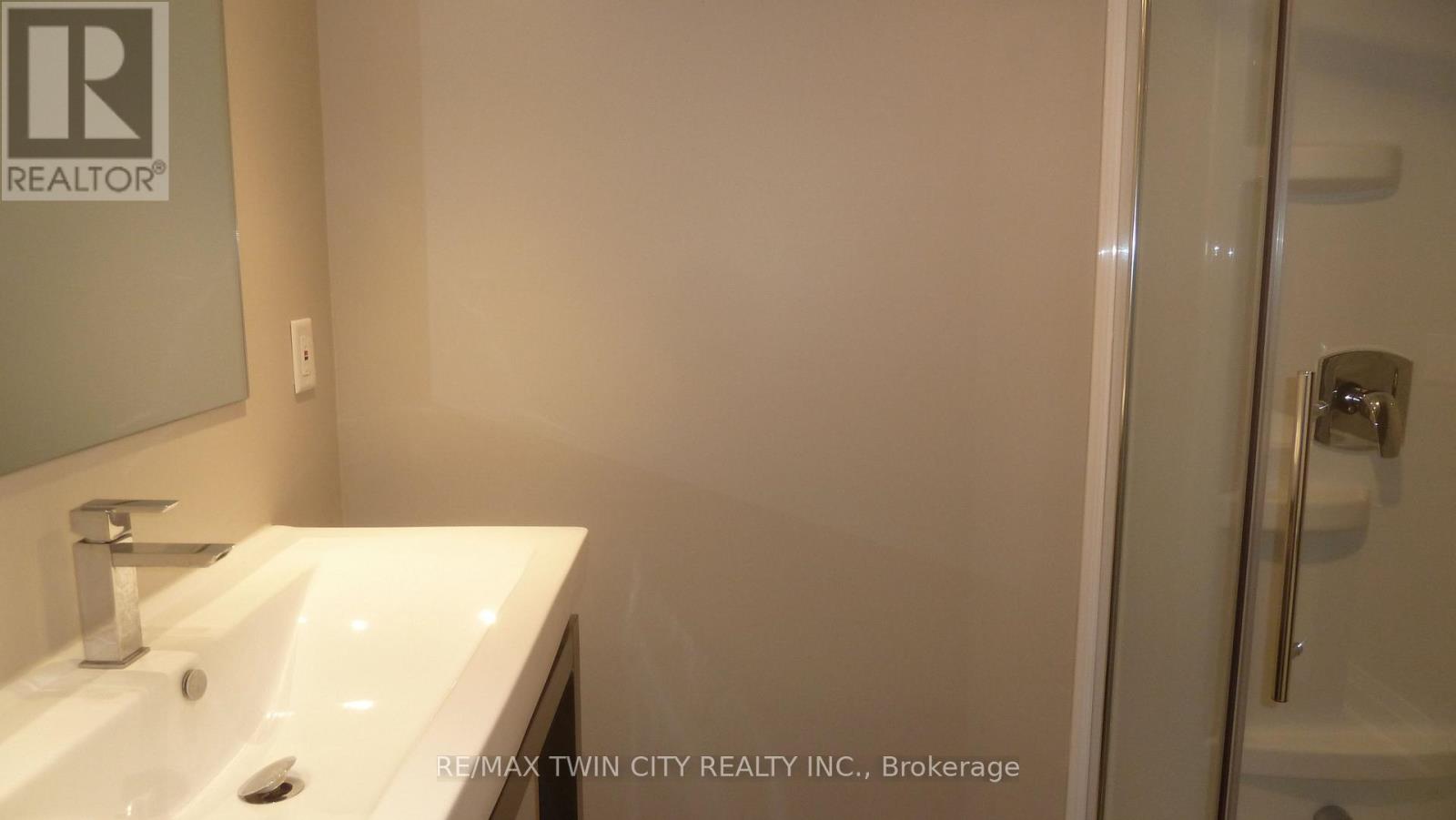 Lower - 6 Grenville Avenue, Kitchener, Ontario  N2G 3S4 - Photo 25 - X12469259