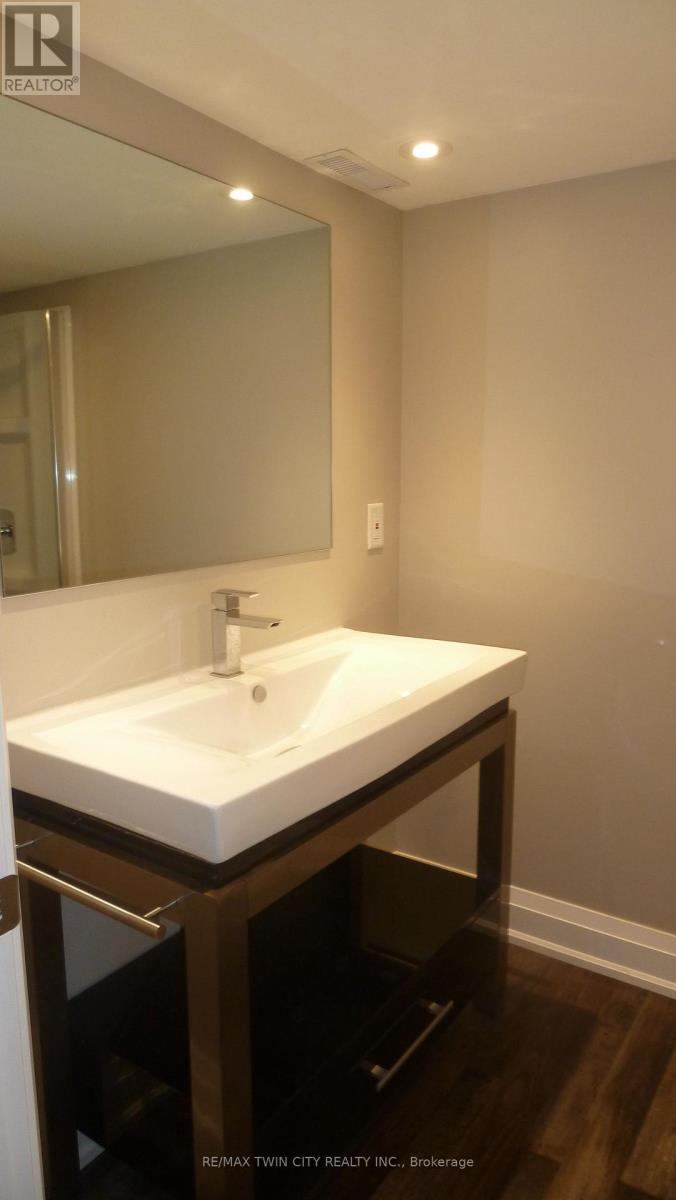 Lower - 6 Grenville Avenue, Kitchener, Ontario  N2G 3S4 - Photo 26 - X12469259