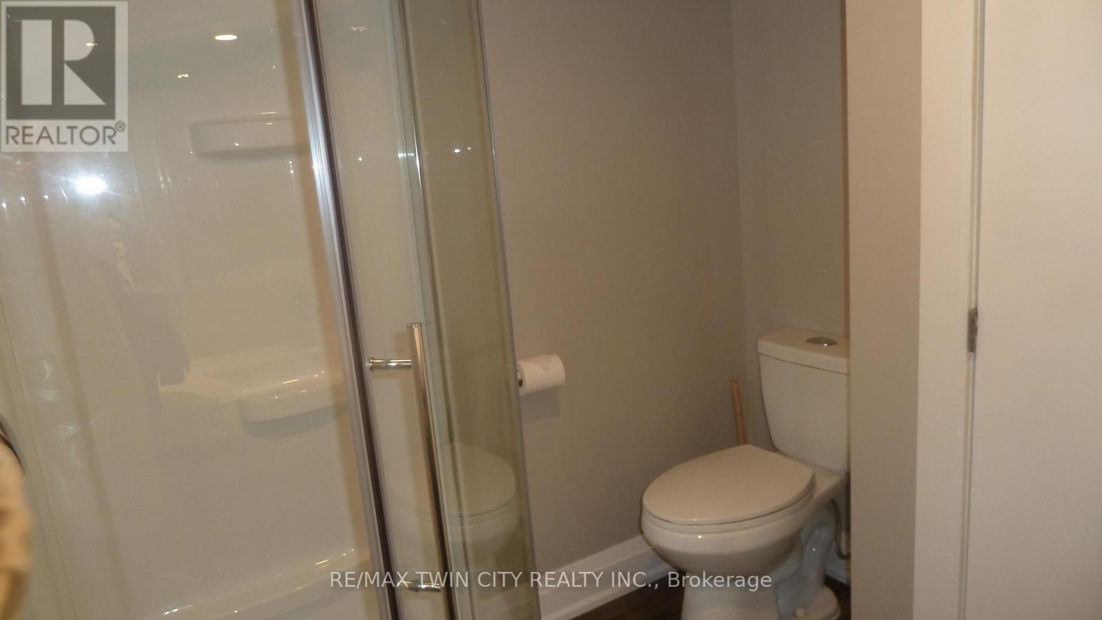 Lower - 6 Grenville Avenue, Kitchener, Ontario  N2G 3S4 - Photo 27 - X12469259