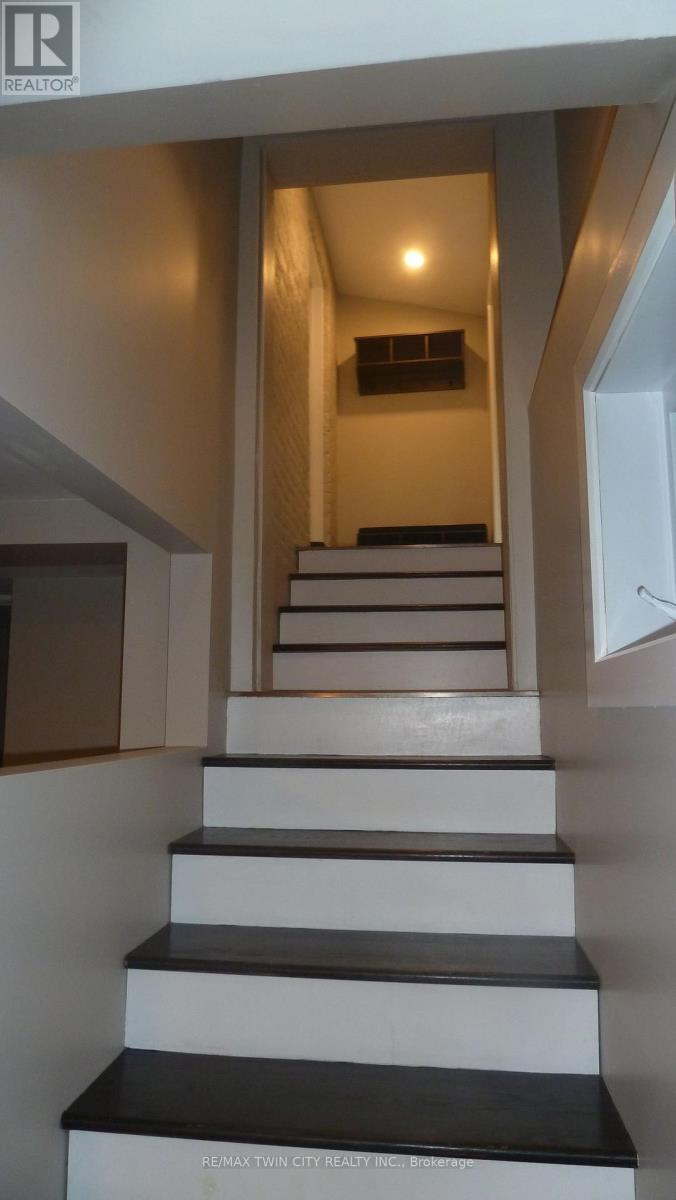 Lower - 6 Grenville Avenue, Kitchener, Ontario  N2G 3S4 - Photo 6 - X12469259