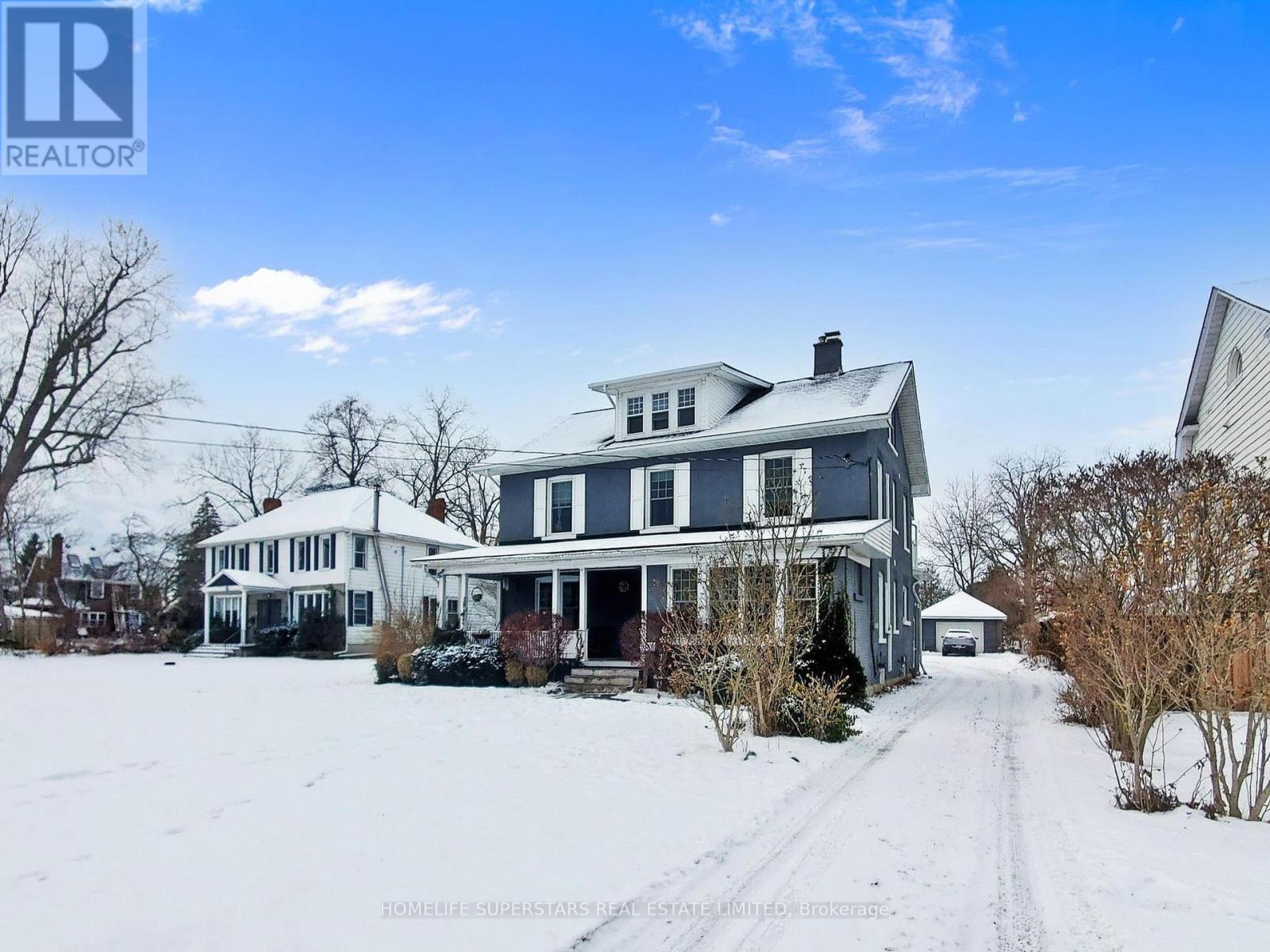 535 Niagara Boulevard, Fort Erie, Ontario  L2A 3H3 - Photo 3 - X12469262