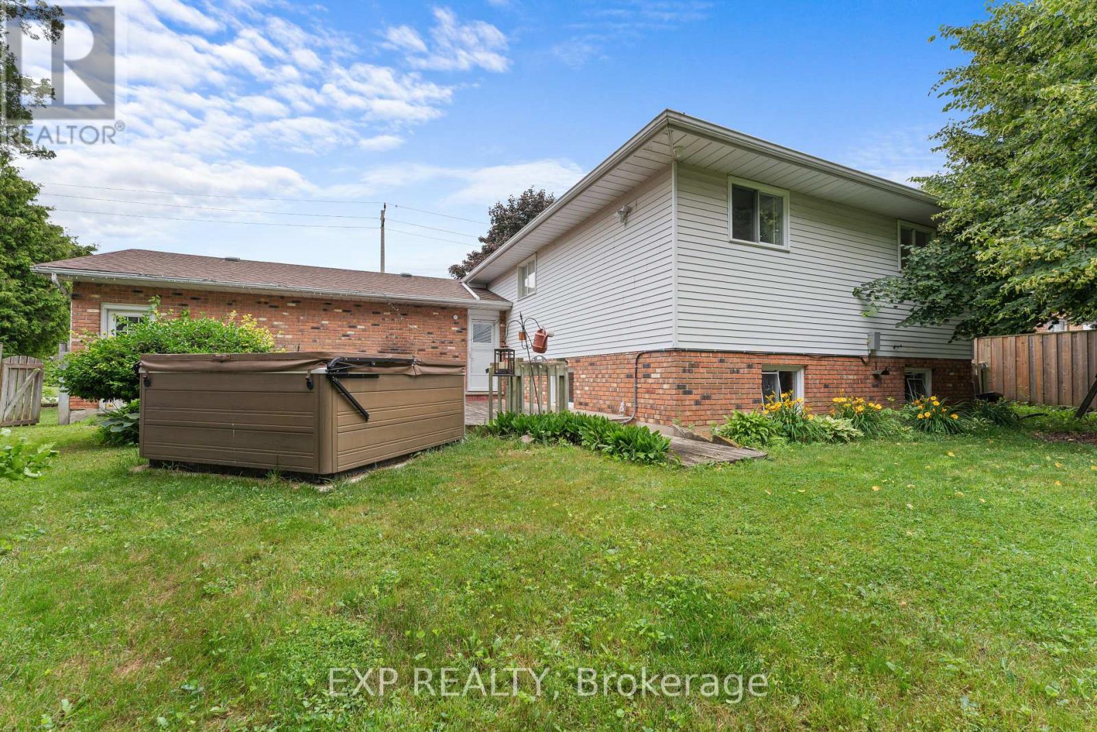 121 Tollgate Road, Brantford, Ontario  N3R 4Z9 - Photo 34 - X12469277