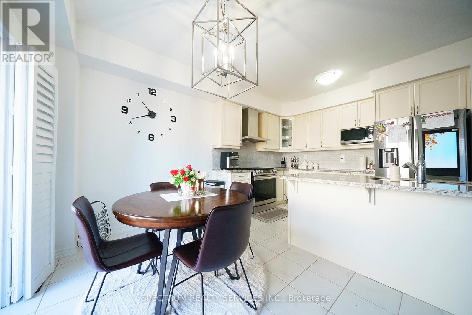 4 Sleeth Street, Brantford, Ontario  N3S 7V4 - Photo 10 - X12469279