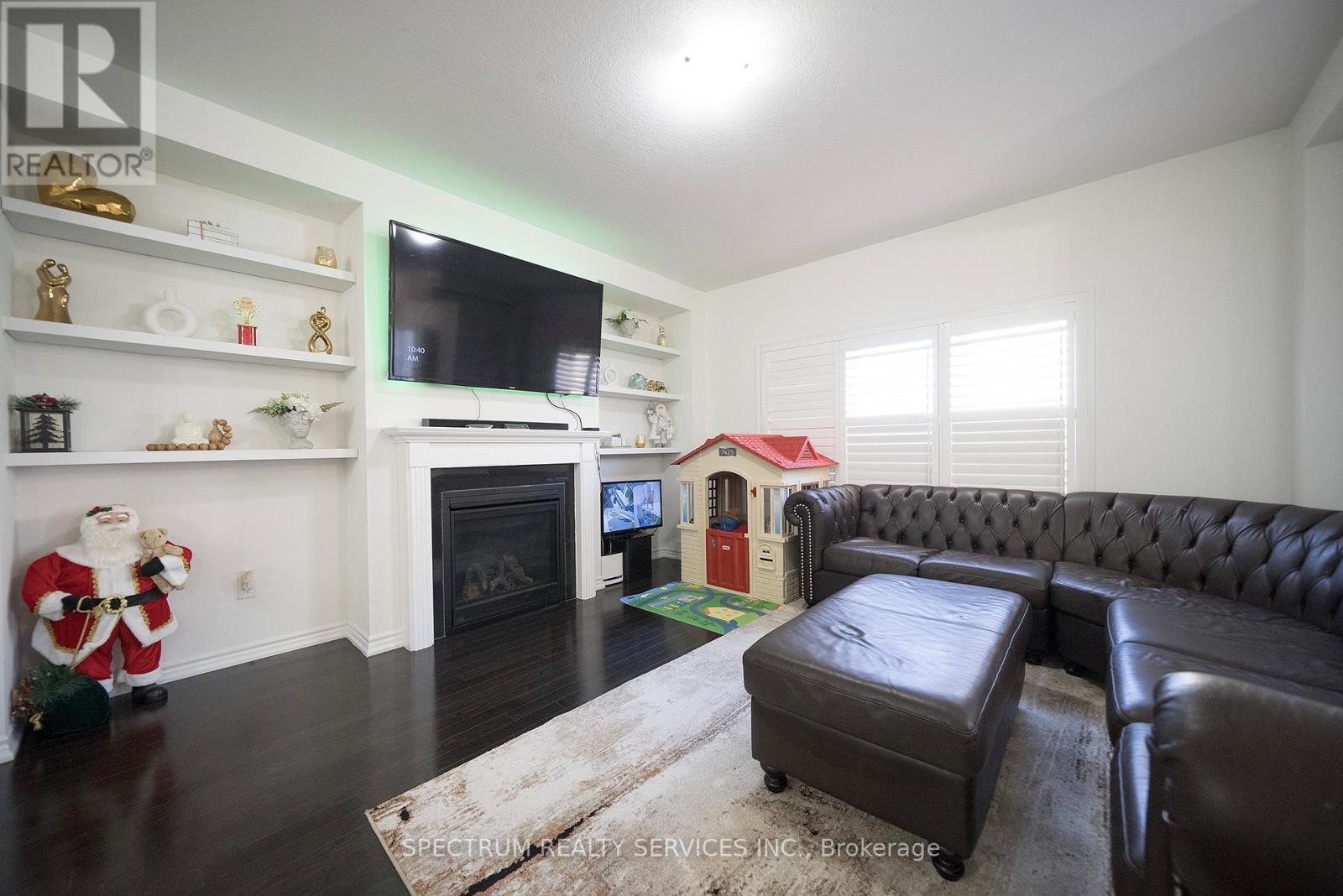 4 Sleeth Street, Brantford, Ontario  N3S 7V4 - Photo 9 - X12469279