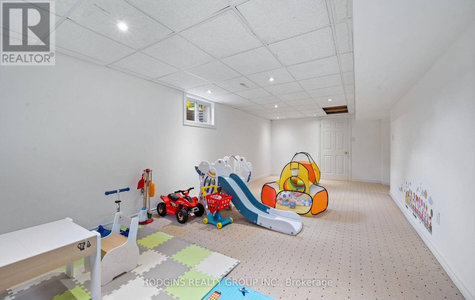 1726 Sherwood Forrest Circle, Mississauga, Ontario  L5K 2H6 - Photo 33 - W12458121