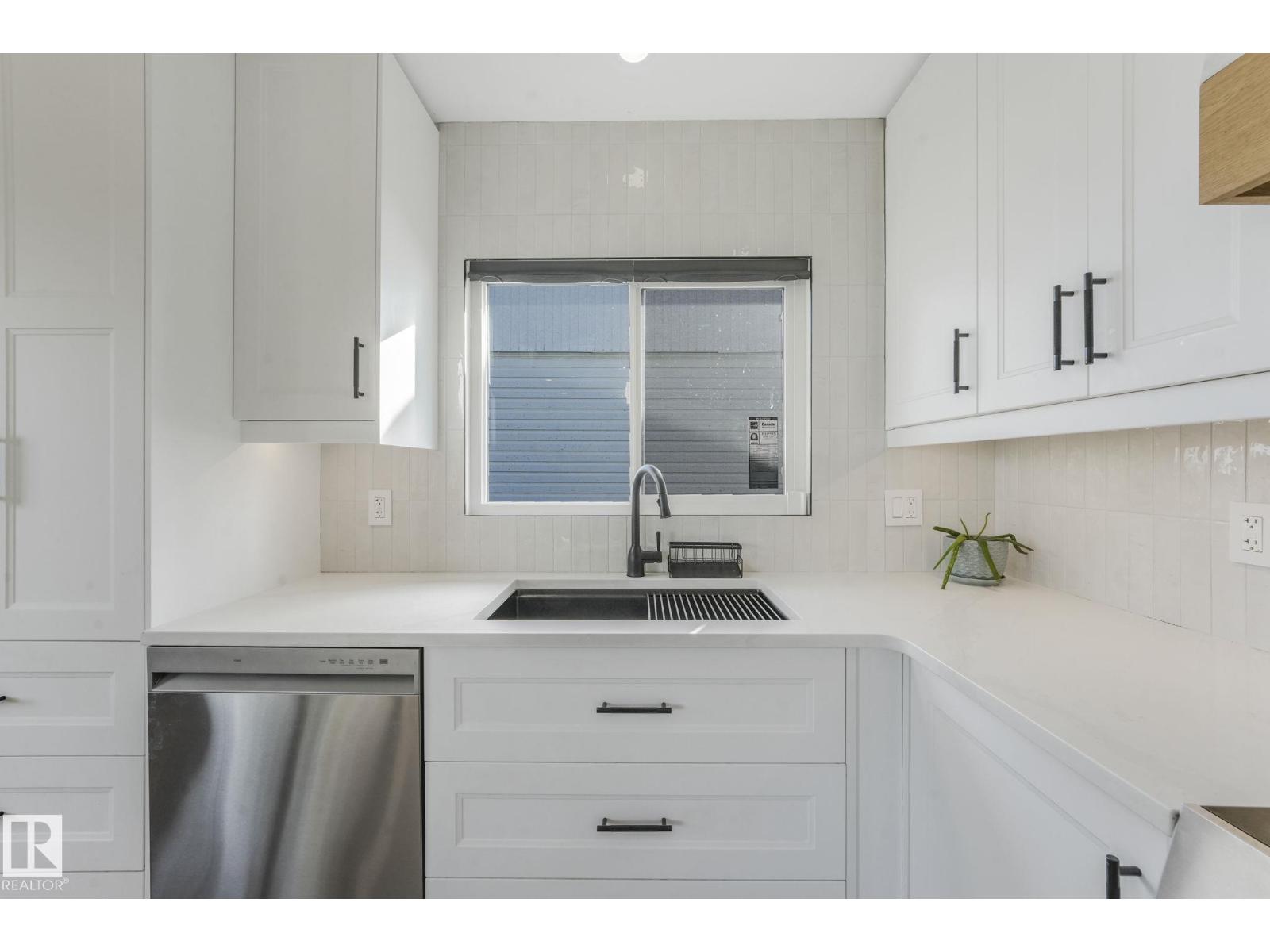 7404 82 St Nw, Edmonton, Alberta  T6C 2X1 - Photo 11 - E4462590