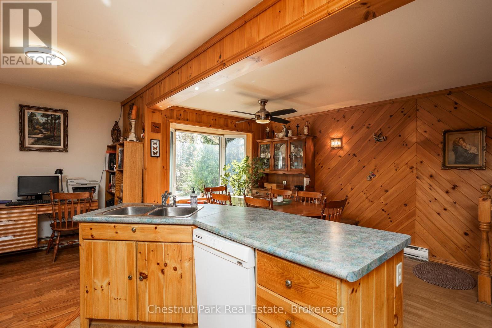 305 Barney's Boulevard, Northern Bruce Peninsula, Ontario  N0H 1Z0 - Photo 10 - X12469374