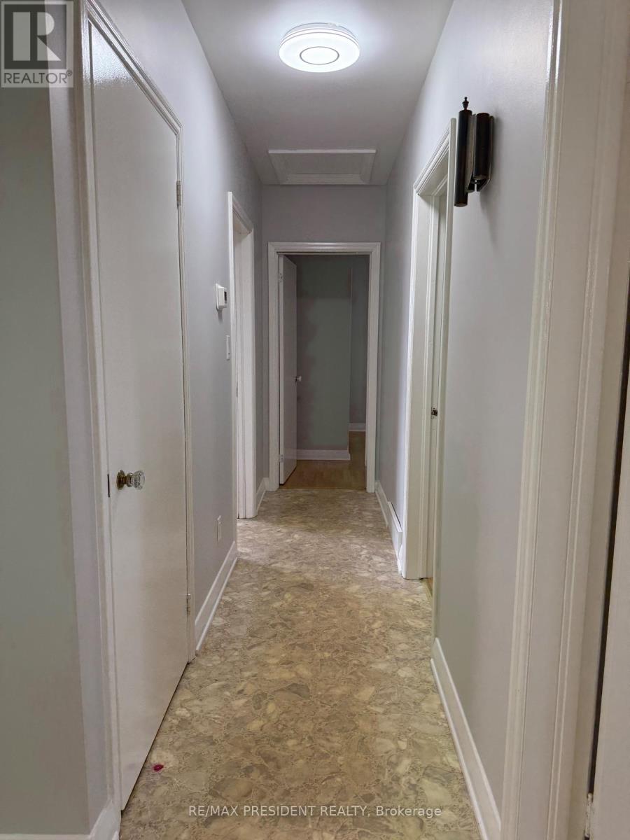 115 Golden Boulevard, Welland, Ontario  L3B 1H9 - Photo 12 - X12467593